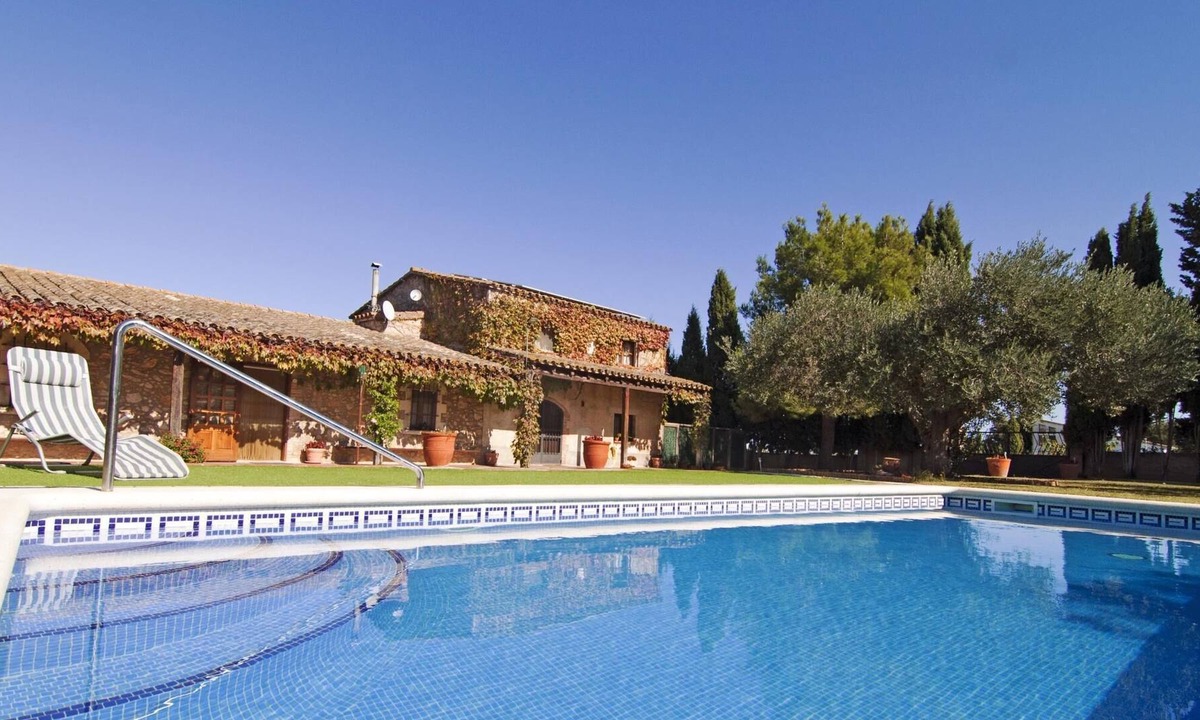 Albons Villa | MAGNIFICENT HOUSE WITH POOL FOR THE WHOLE FAMILY