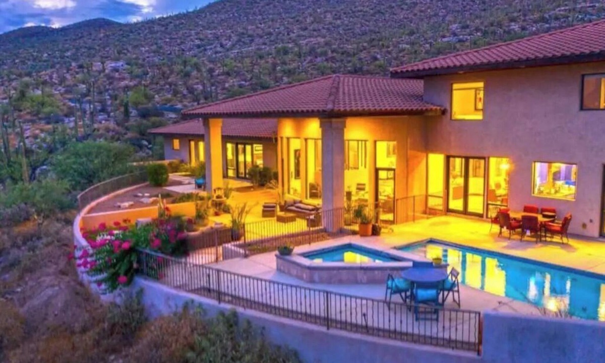 Tanque Verde House | MAGNIFICENT MOUNTAINSIDE ESTATE W/STUNNING VIEWS!