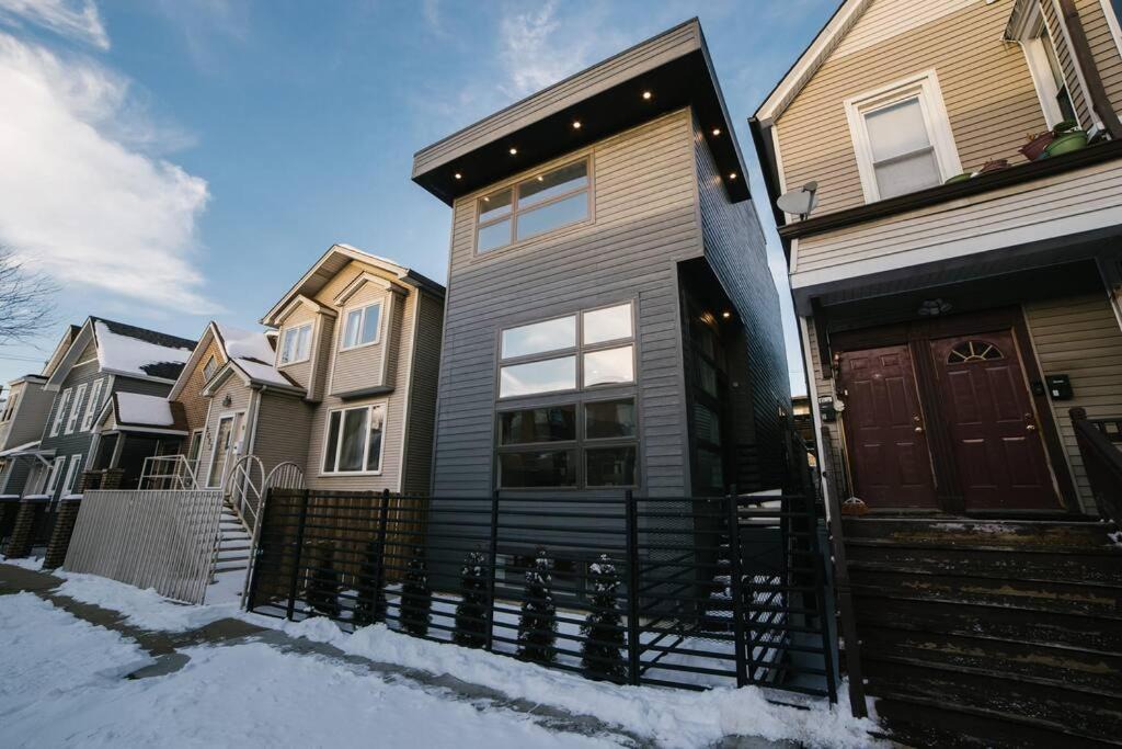 West Bucktown House | MAGNIFICENT NEW Home w/8 Beds & Free Parking