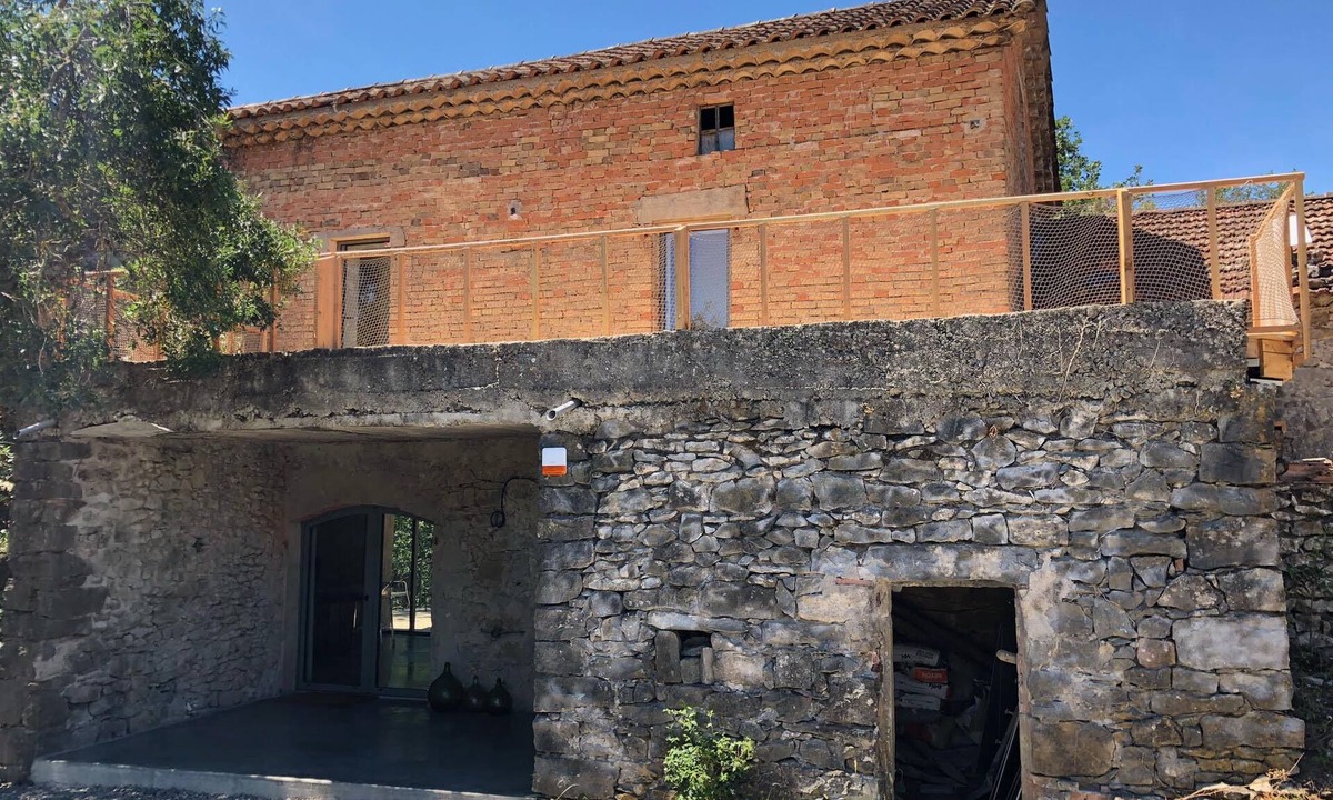Vinezac House | Magnificent renovated farmhouse sleeps 9/11