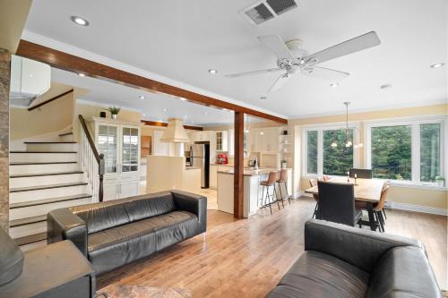 Saint-Calixte Villa | Magnificent Riverside Bright Chalet with Spa