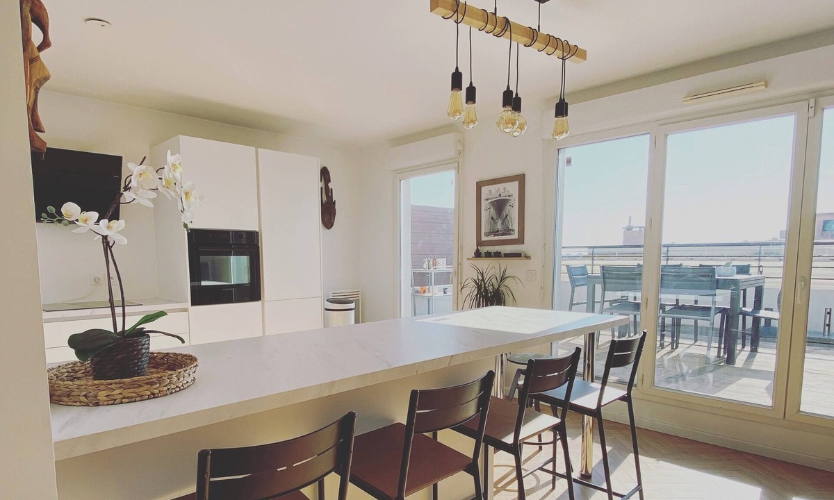 La Belle de Mai Apartment | Magnificent Roof-Top apartment with sea view and 2 parking spaces.