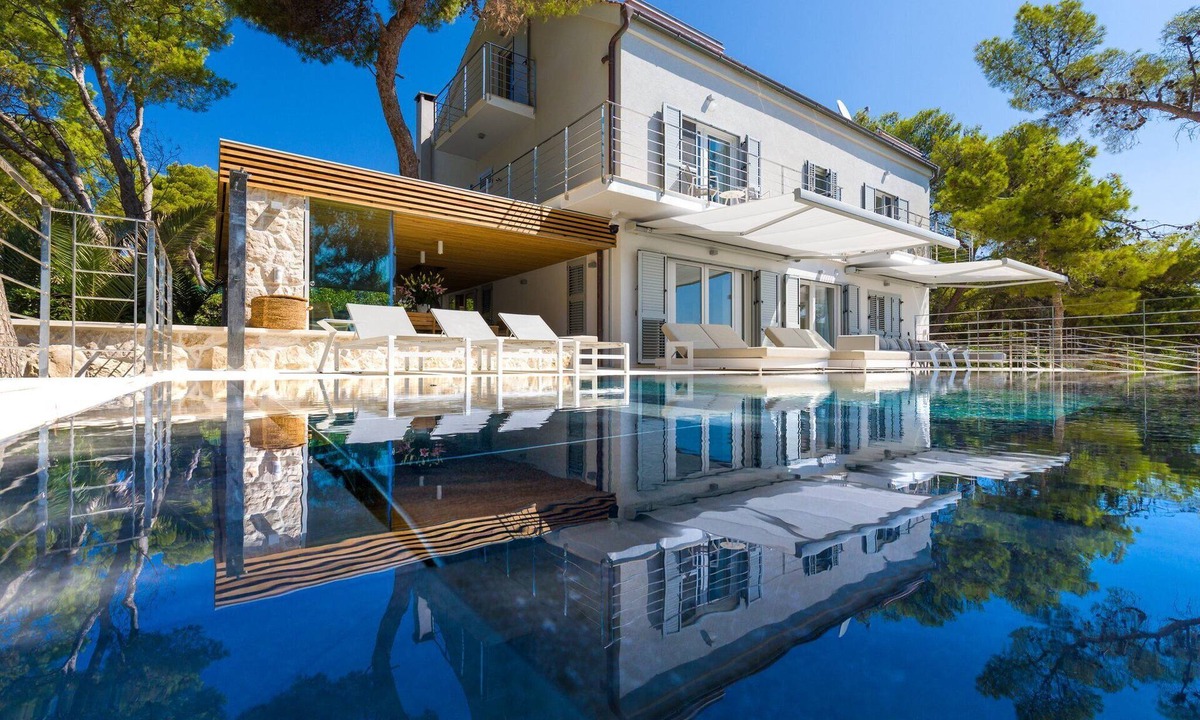 Hvar Villa | Magnificent Seafront Villa | 10 Bedrooms | Pakleni View