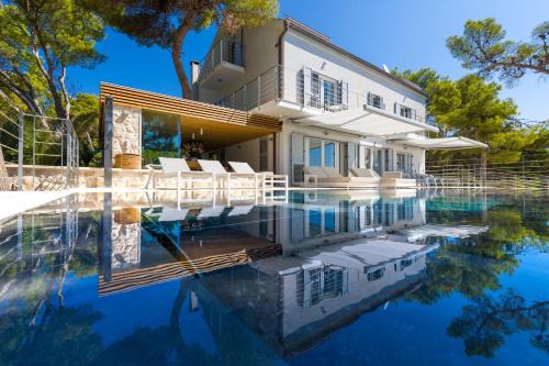 Hvar Villa | Magnificent Seafront Villa 10 Bedrooms Pakleni View