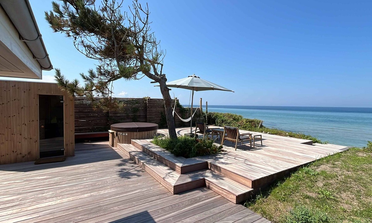 Hundested House | Magnificent seaside villa with stunning views