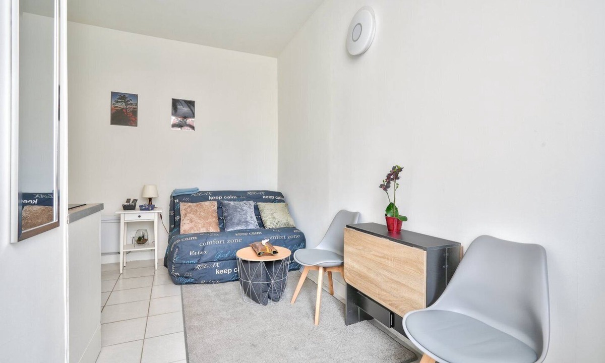 Clichy Apartment | Magnificent studio just outside Paris