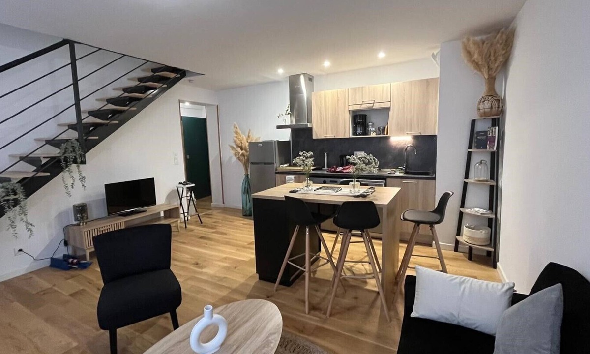 Comedie Apartment | Magnificent T3 duplex Montpellier Centre historique