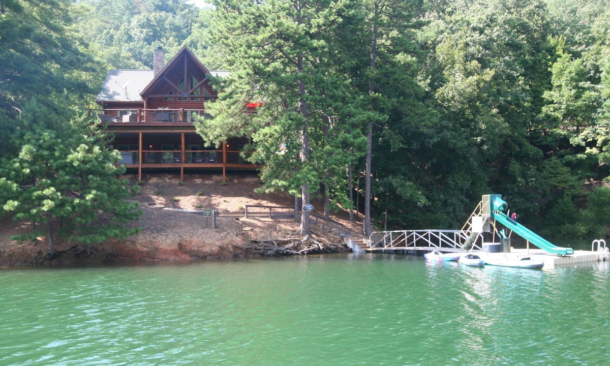 Robbinsville House | Magnificent views, lakefront, 6 br,cozy, spacious, year-round amenities-all ages
