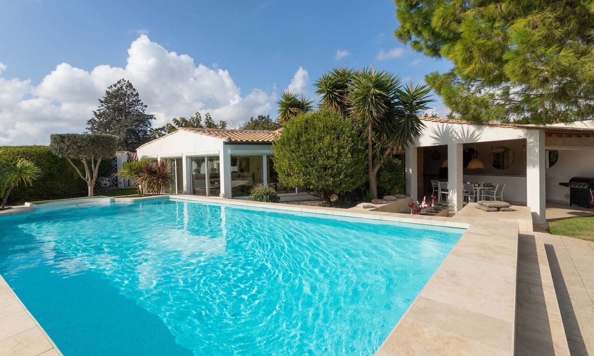 Narbonne Villa | Magnificent villa with private pool