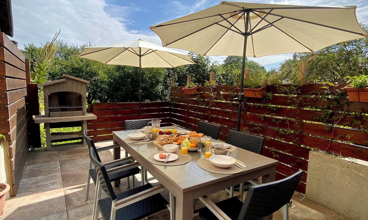 Saillenard House | Magnificent village house