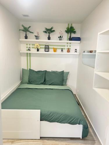 Conflans-Sainte-Honorine Apartment | Magnifique T1 bis à 30 min de La Défense.