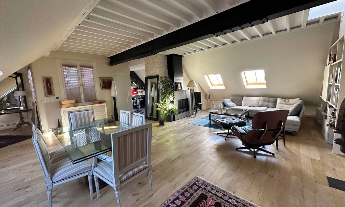 Quartier du Faubourg-Montmartre Apartment | Magnifique Appartement sur les Toits de Paris Cœur de Paris