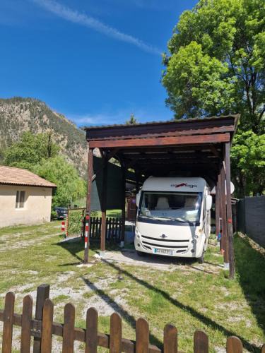 Guillaumes Other | Magnifique Camping Car Integral aux Gorges de Daluis