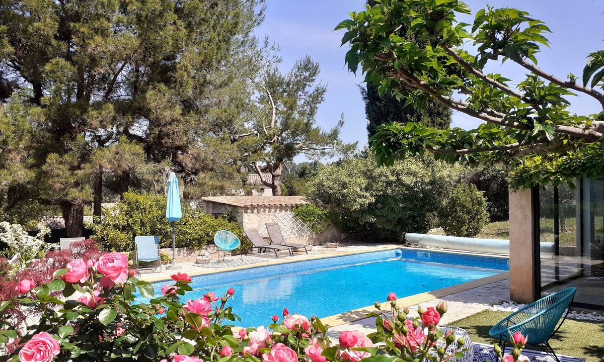Cabries Villa | Magnifique Villa Avec Piscine sur Terrain Arboré, Idéalement Située en Provence