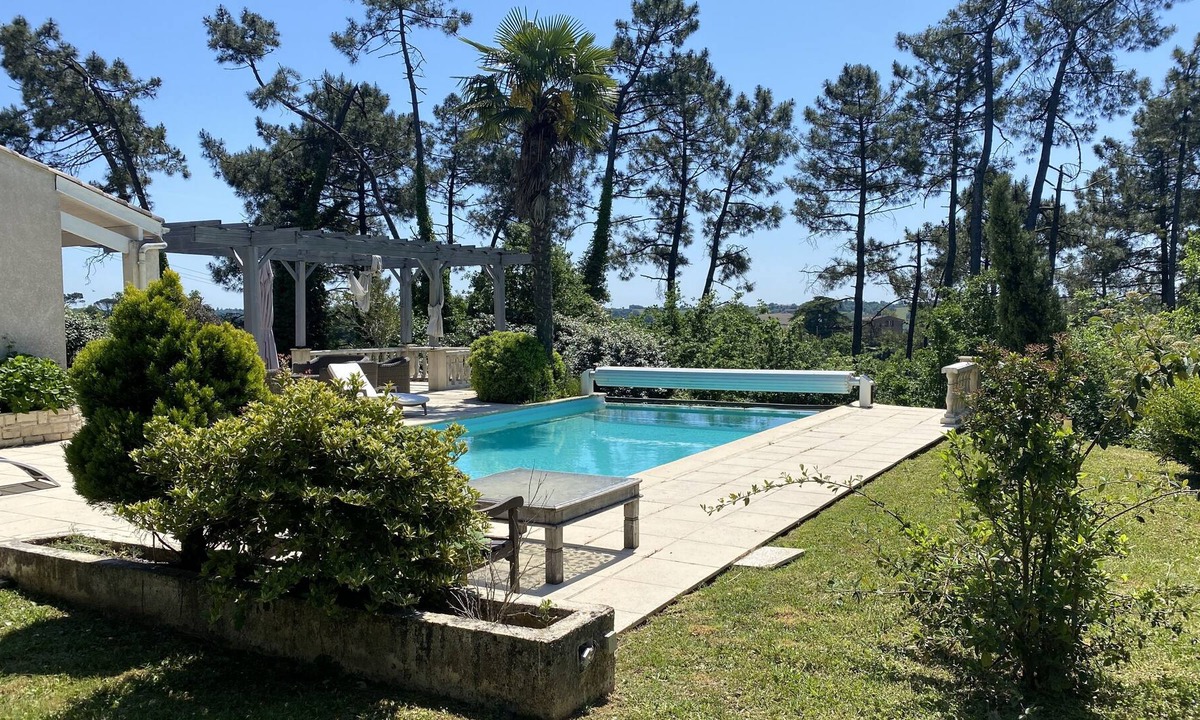 Leojac Villa | Magnifique Villa Avec Piscine à Débordement et vue Imprenable