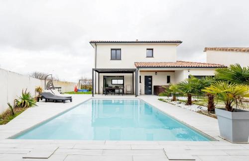 Merville Villa | magnifique villa avec piscine et spa
