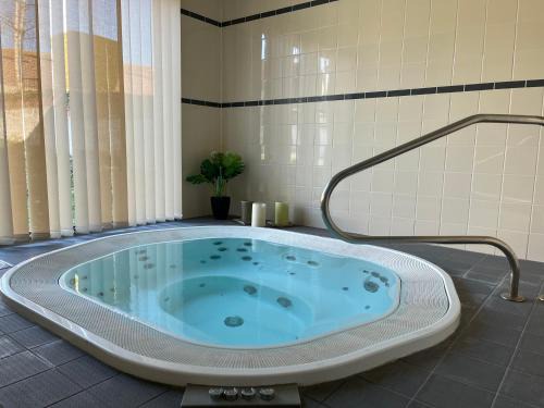 Crecy-en-Ponthieu Villa | Magnifique Villa avec Jacuzzi
