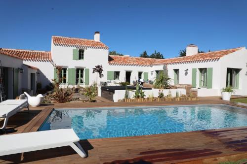 Ile d'Yeu Villa | Magnifique villa Piscine Spa Billard