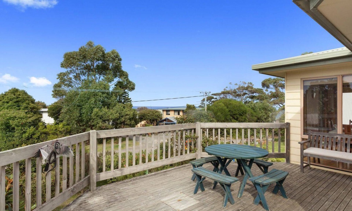 Skenes Creek House | Magnolia - 200 metres from the beach