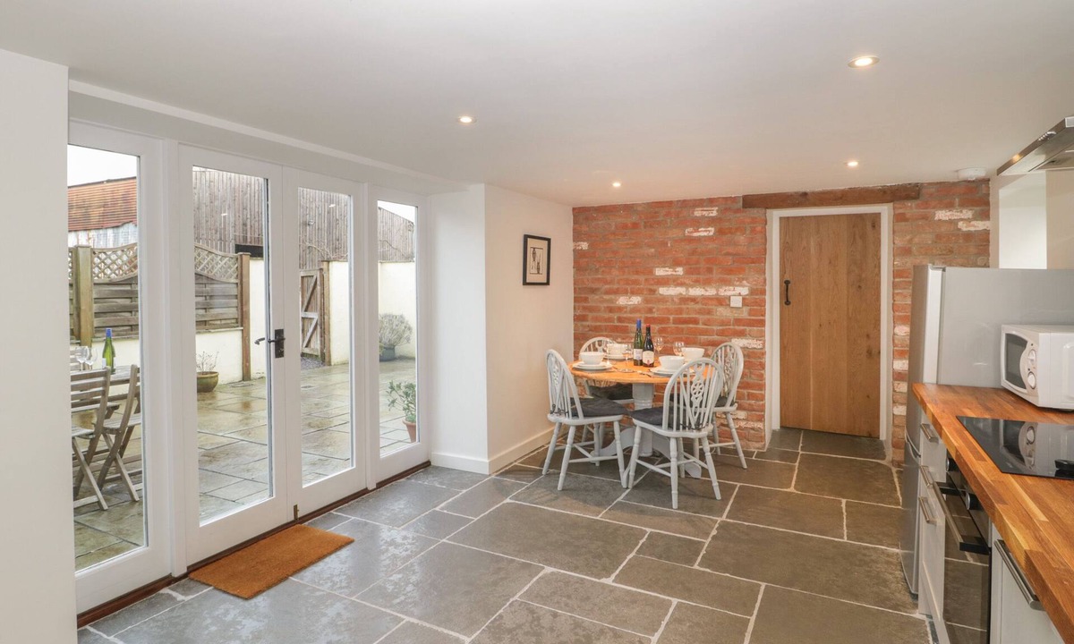 Mark Cottage | Magnolia Barn