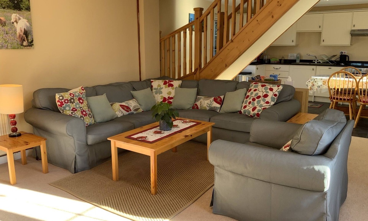 St. Giles on the Heath Cottage | Magnolia Cottage