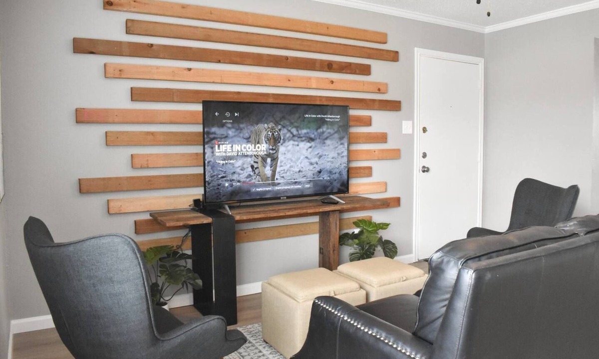 College Station Apartment | Magnolia Farms: Walk to A&M, Comfy King Beds