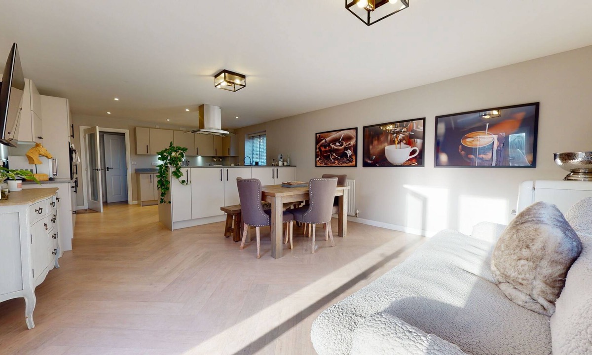 Royal Leamington Spa Apartment | Magnolia House (sleeps 4)