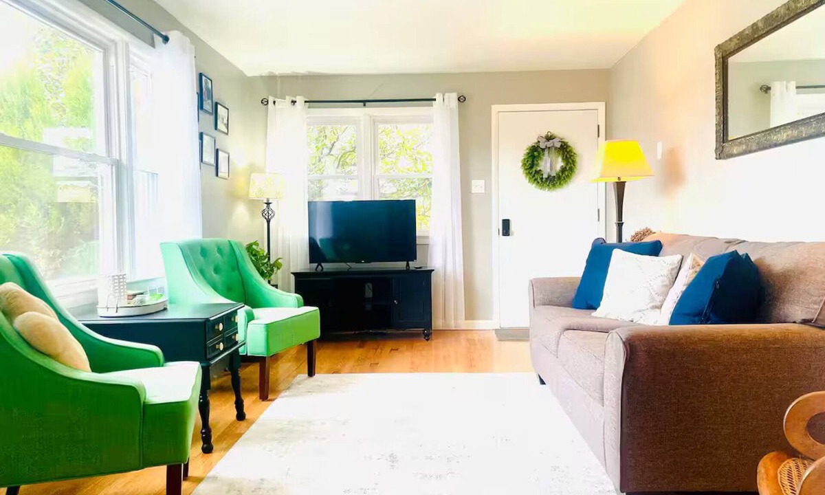 Broadway House | Magnolia House