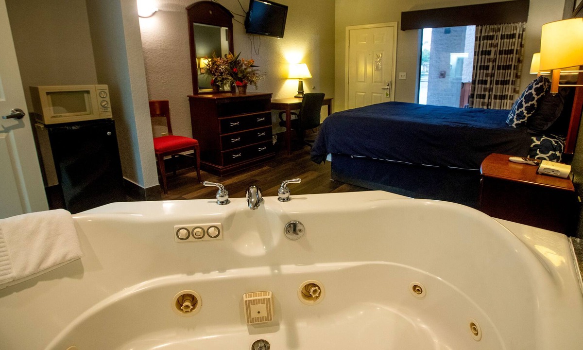 Magnolia Hotel | Magnolia Inn And Suites