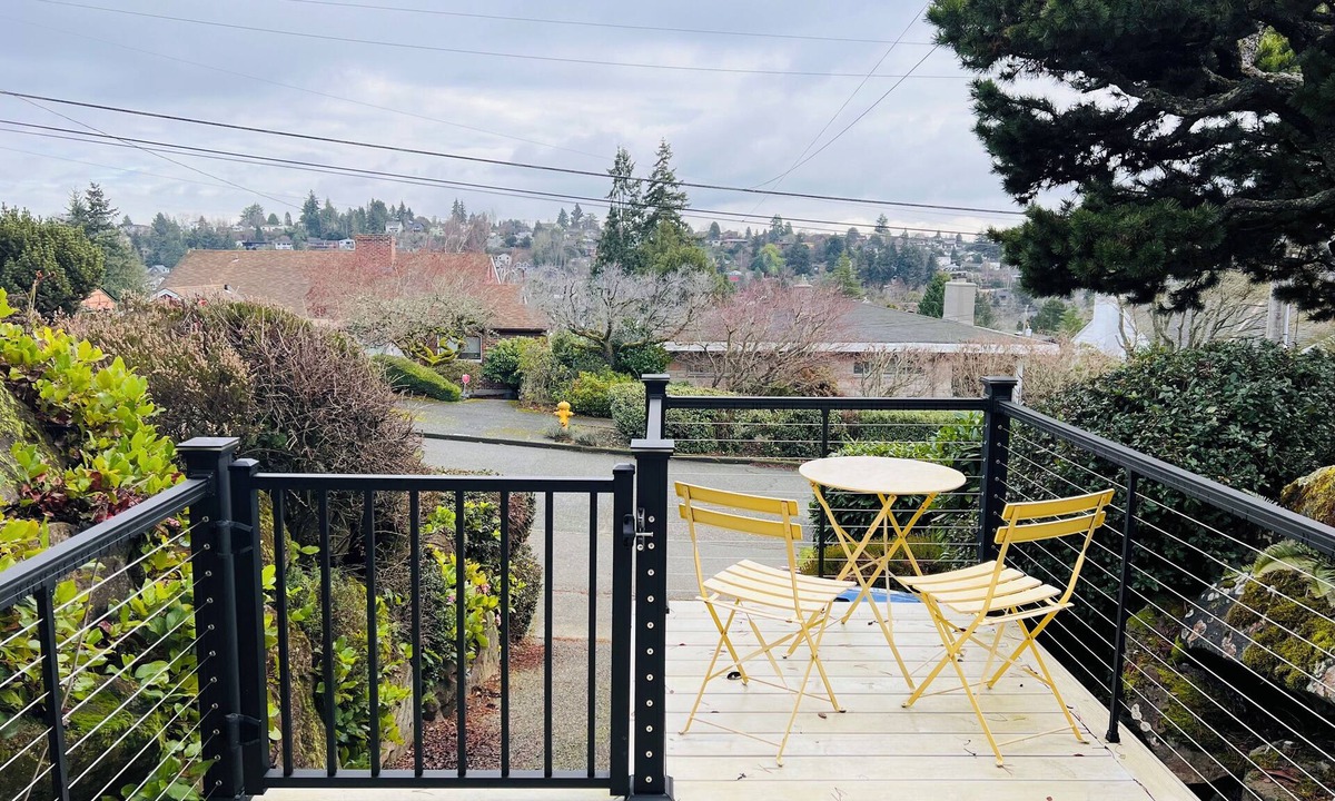 Magnolia House | Magnolia Private Unit with Kitchen & Patio