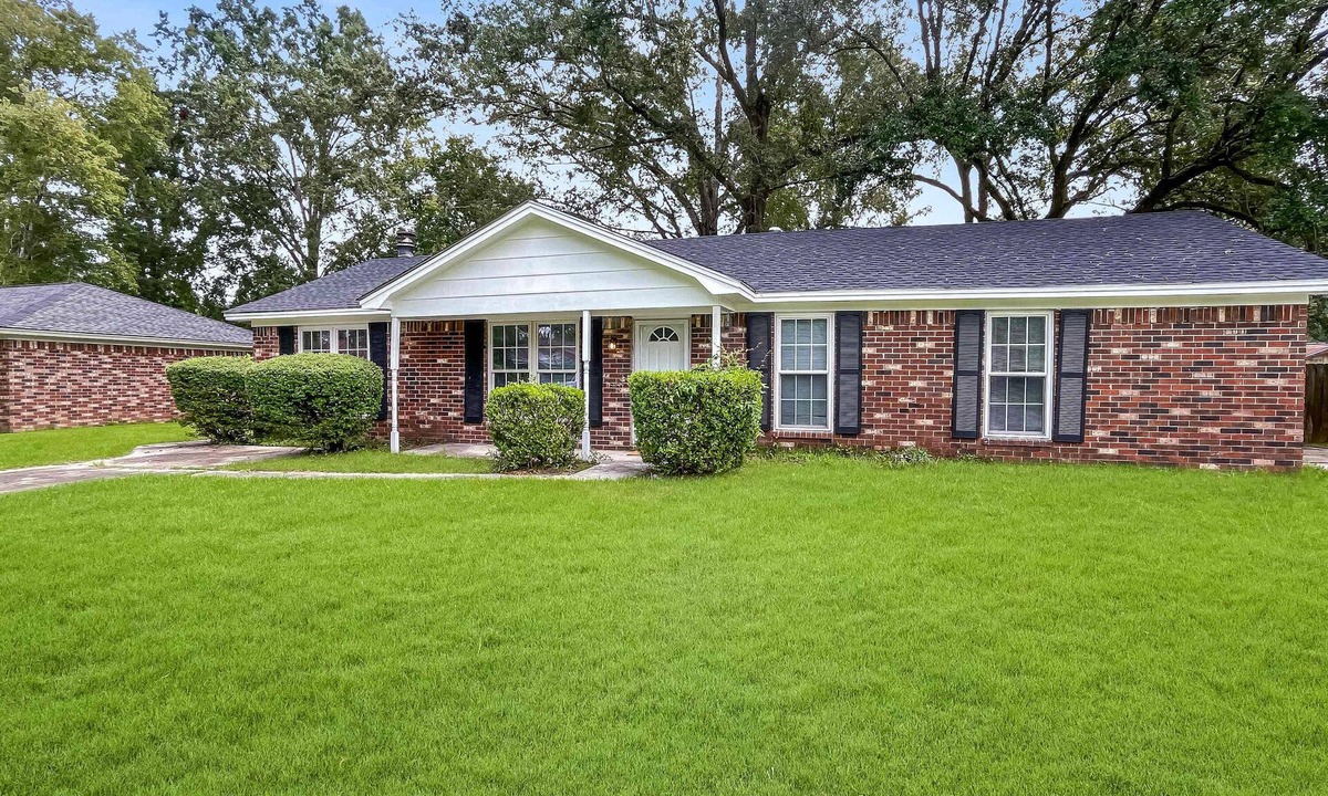 Pooler House | Magnolia Retreat in Pooler