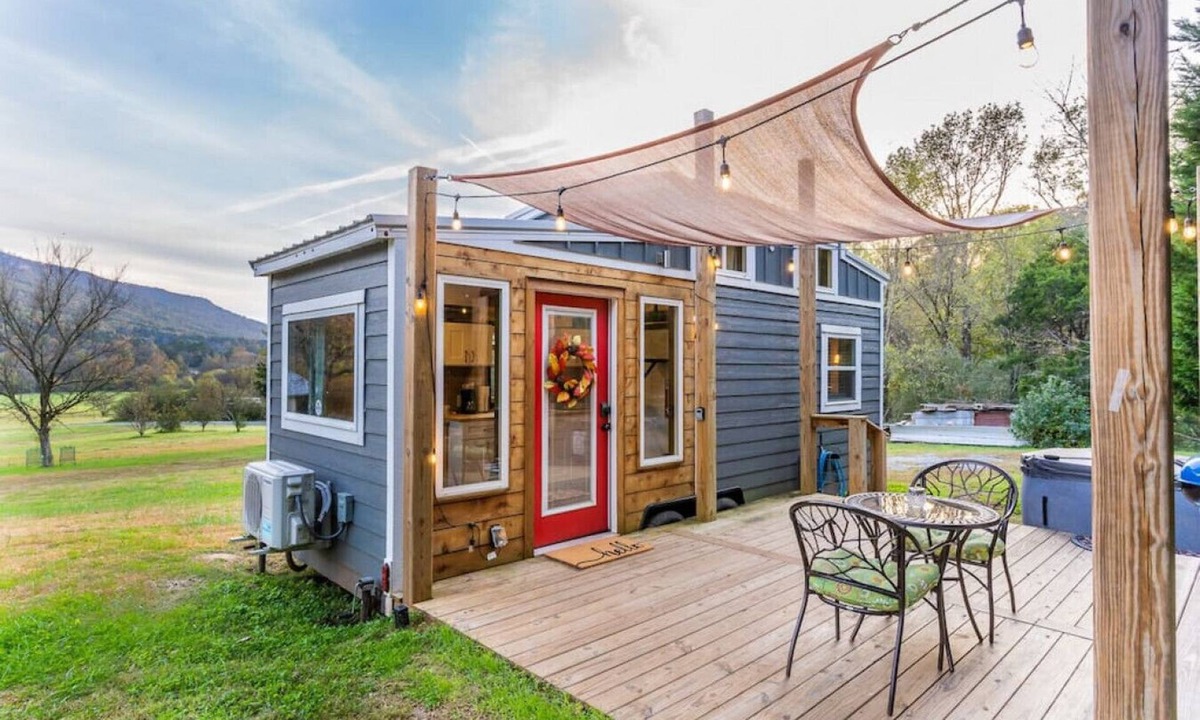Wildwood House | Magnolia Tiny Home - Hot Tub and Mountain Views
