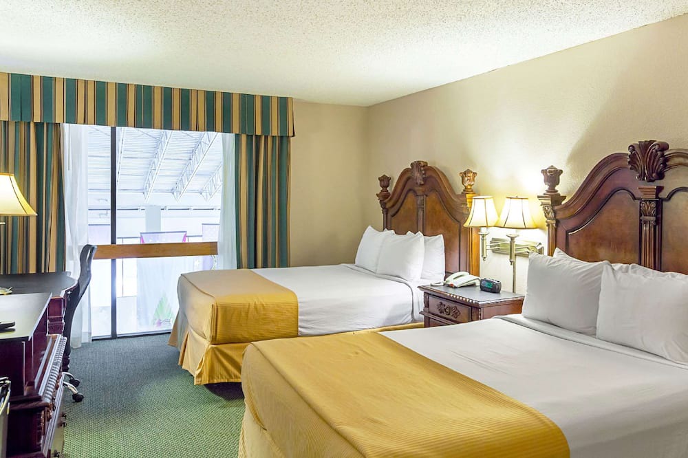 DeSoto Hotel | Magnuson Grand Desoto