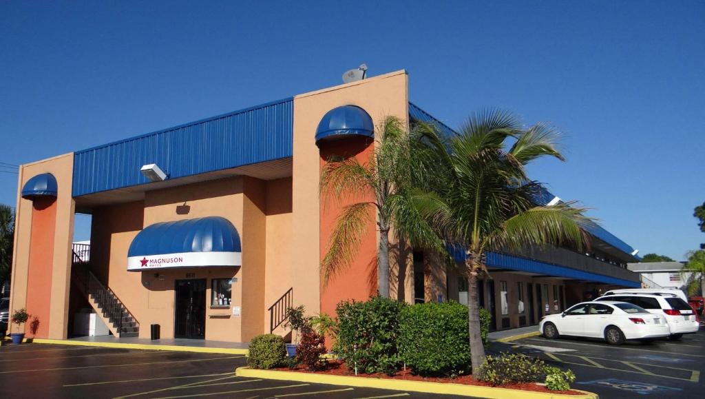Bayshore Gardens Hotel | Magnuson Hotel Bradenton