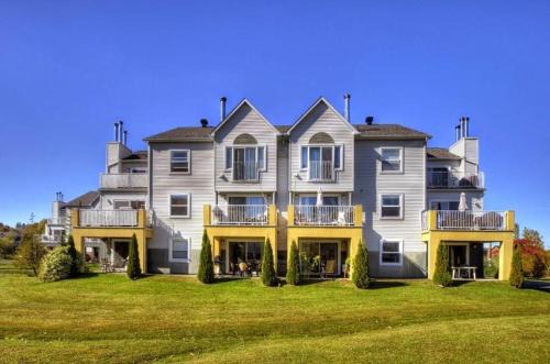 Magog Apartment | Magog Lovely Vacation Home