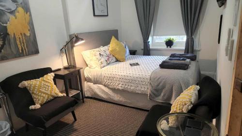 Mintaro Hotel | Magpie and Stump Hotel 'Nest Accommodation'