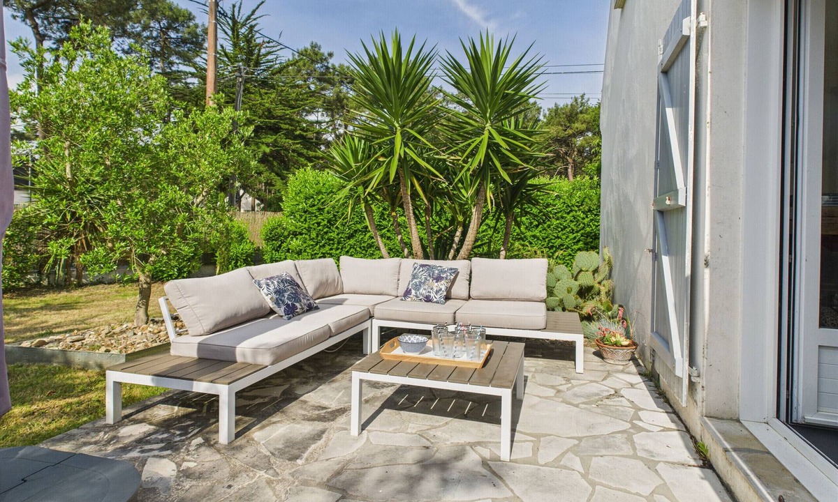 Asserac House | Mahé Bridge - 300m Beach - 7 adults - 5 children