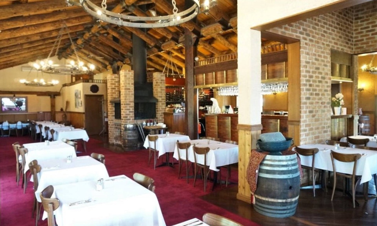 Cranbourne Hotel | Mahogany Park