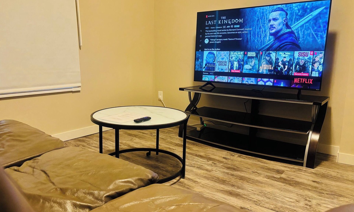 Beltline House | Main Floor 1 Bedroom Suite with Parking