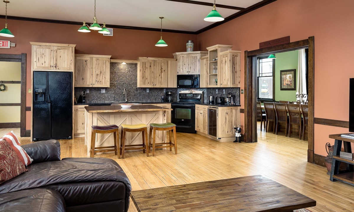 Viroqua Condo | Main Street Lodge