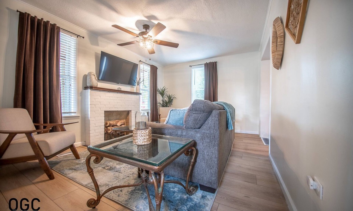 Ceredo House | Main Street Manor