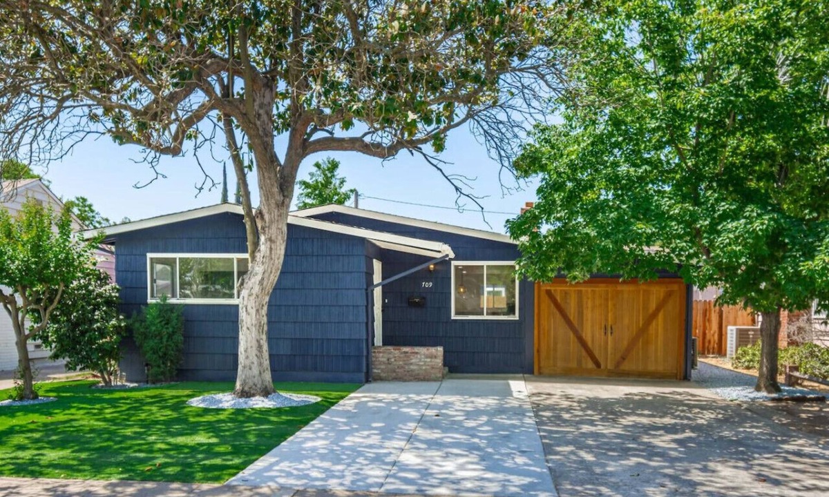 Roseville House | Main Street Retreat + Studio
