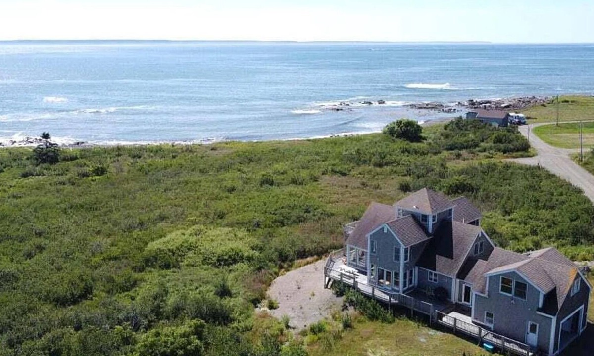 Lubec House | MAINE'S CRASHING SURF