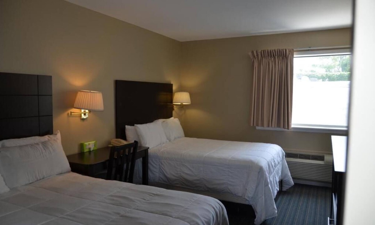 Phoenixville Hotel | Mainstay Inn