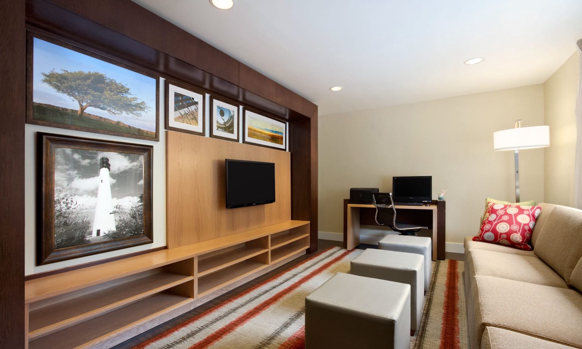 Auburn Hills Hotel | MainStay Suites Detroit Auburn Hills