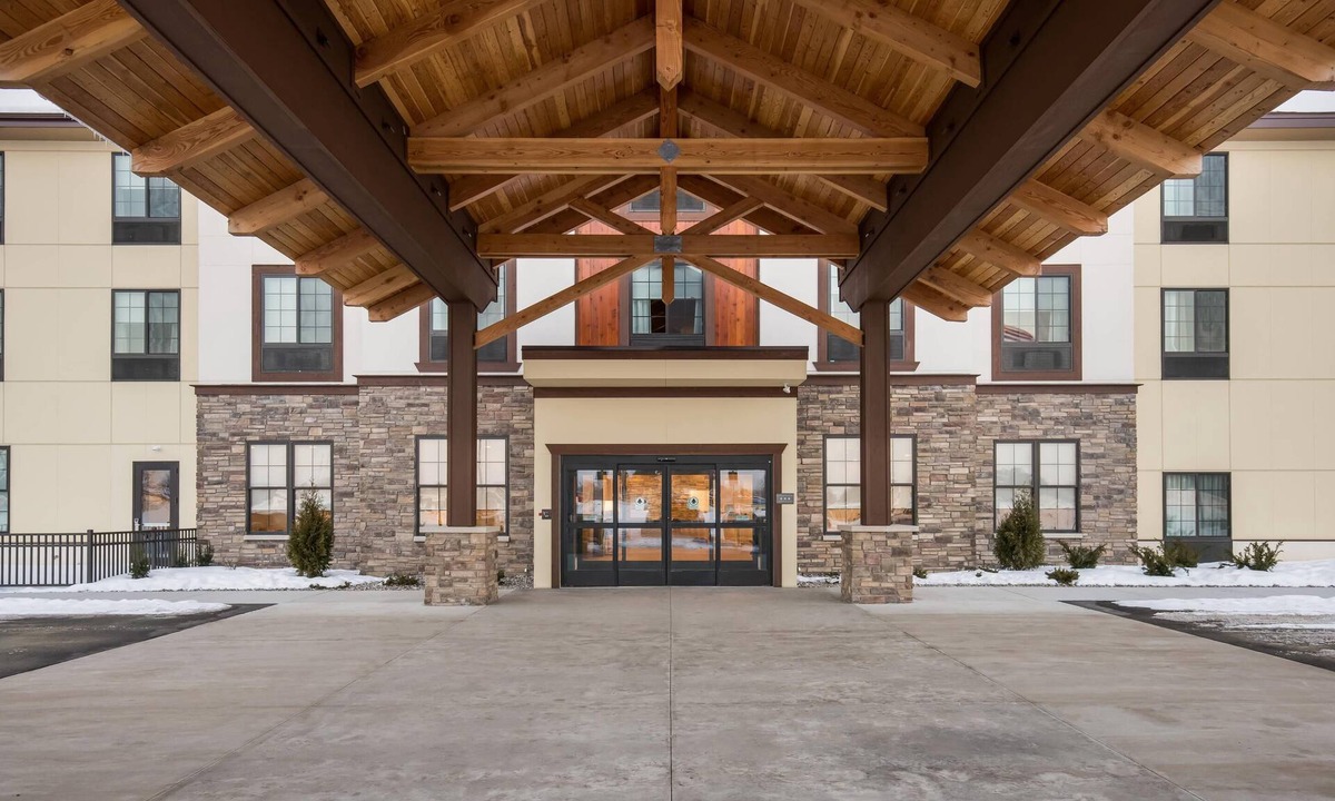 Gaylord Hotel | MainStay Suites Gaylord