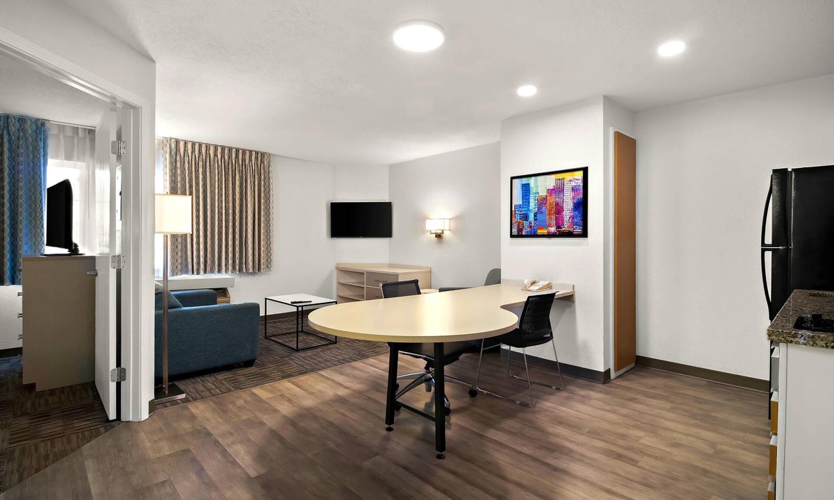 Altamonte Springs Hotel | MainStay Suites Orlando Altamonte Springs