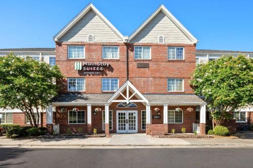 Northeast Raleigh Hotel | MainStay Suites Raleigh North