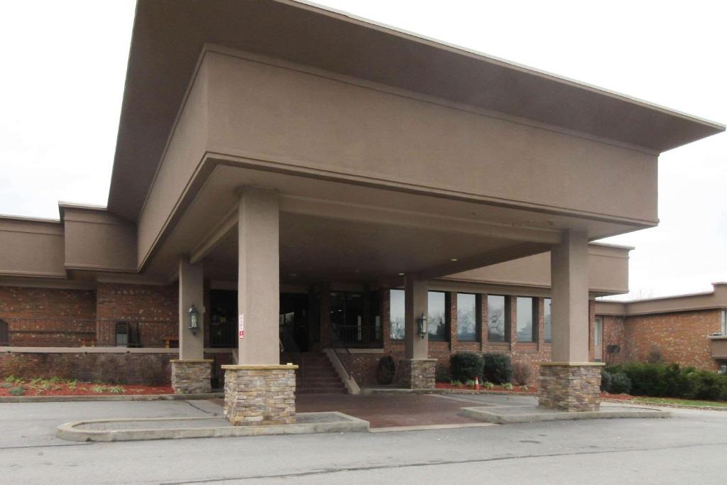 O'Hara Township Hotel | MainStay Suites