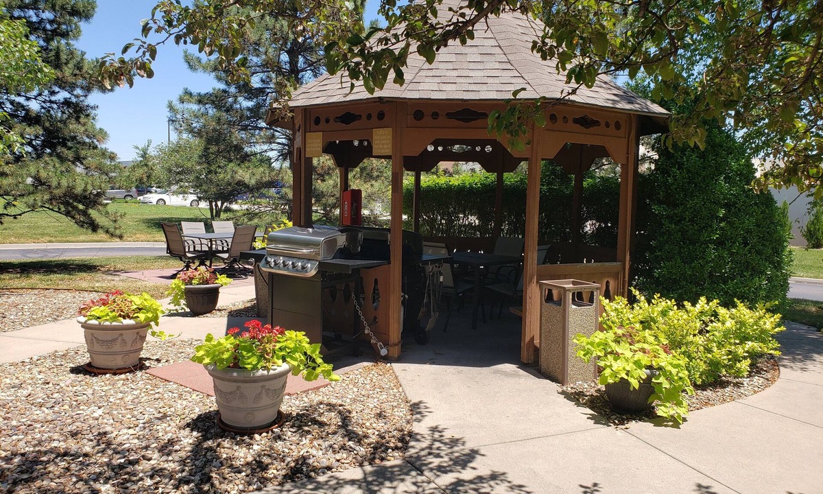 Greenwich Hotel | MainStay Suites Wichita Northeast